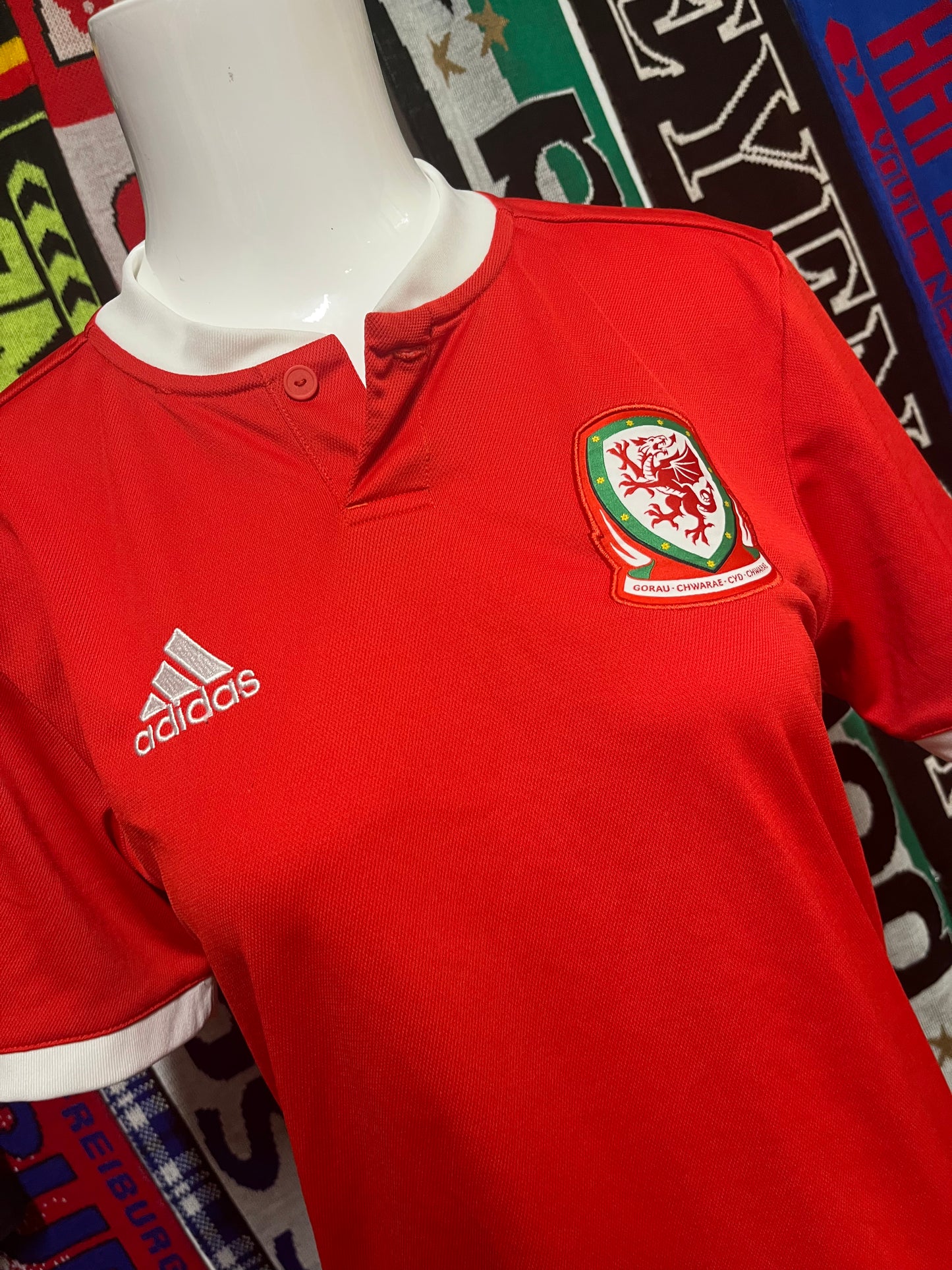 Wales Home 18/19 S